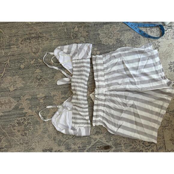 Isla Bonita gray strip shorts and top two piece set size large - Picture 3 of 3